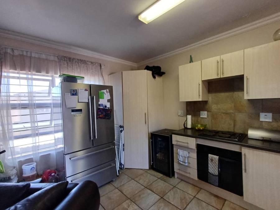 2 Bedroom Property for Sale in Gateway Manor North West